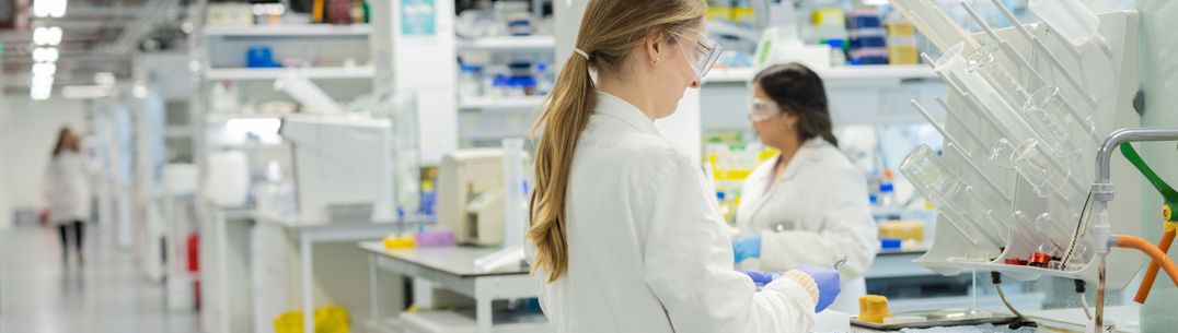 ICB CDT student in lab